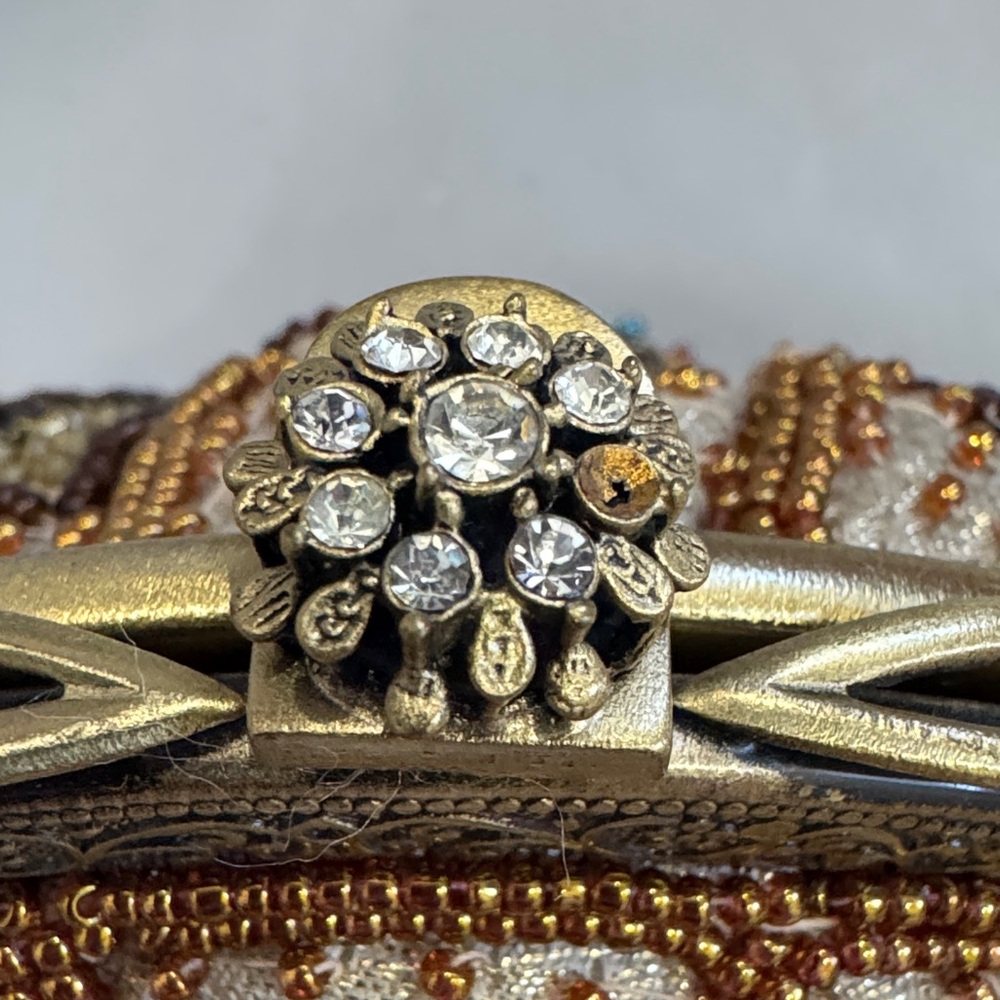 Vintage Beaded Evening Bag – Gold, Brown & Mother of Pearl – Kiss Lock Closure - Picture 5 of 12